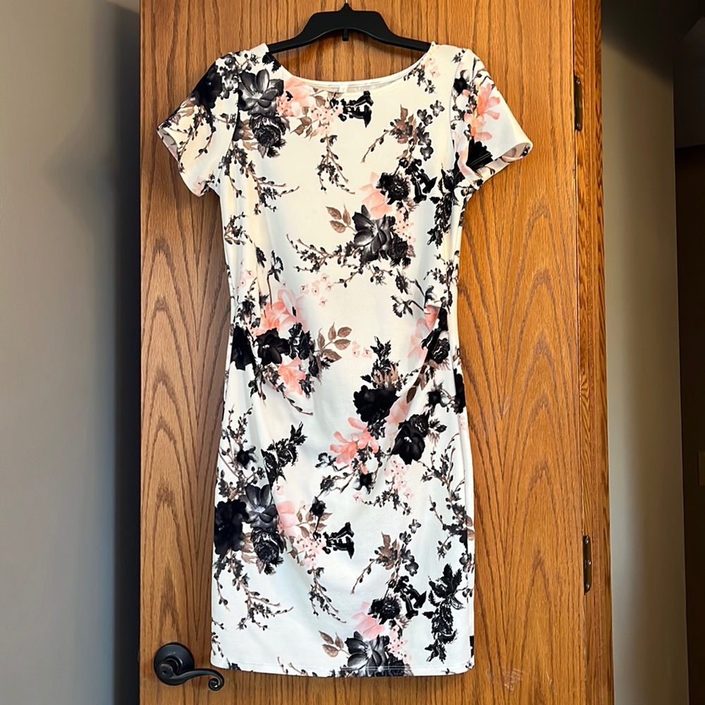 Women’s EUC Pink Blush short sleeve fitted maternity dress